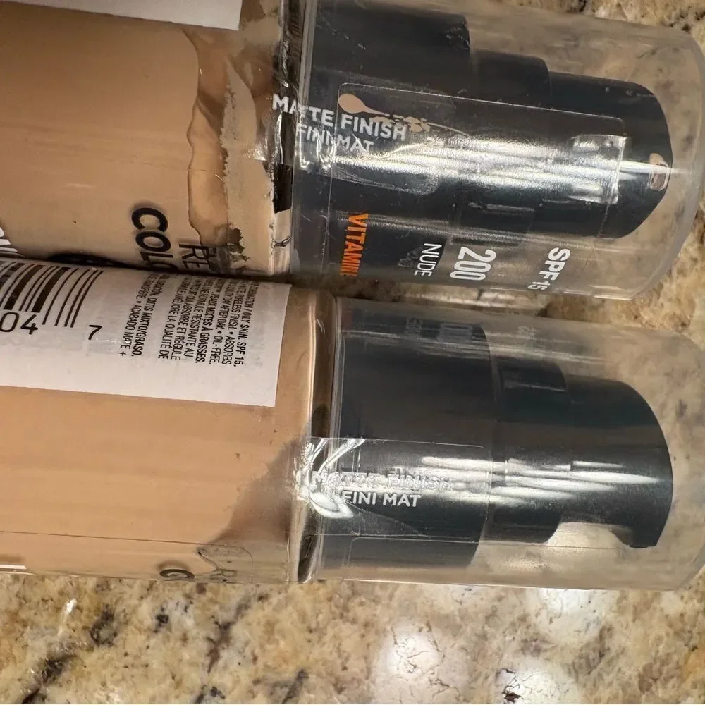 Revlon ColorStay Longwear Makeup SPF 15 - Nude Shade-200. Sealed.